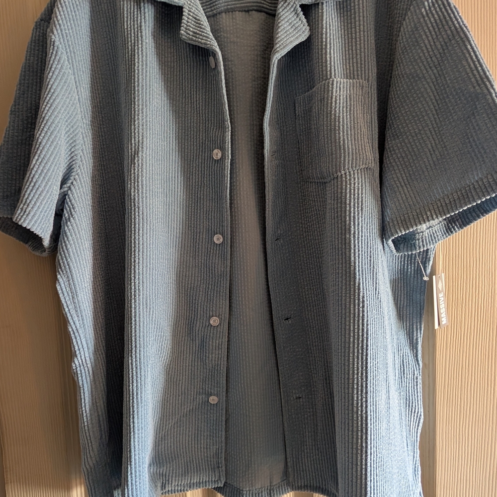 Men's light Blue Textured Button-Down Shirt